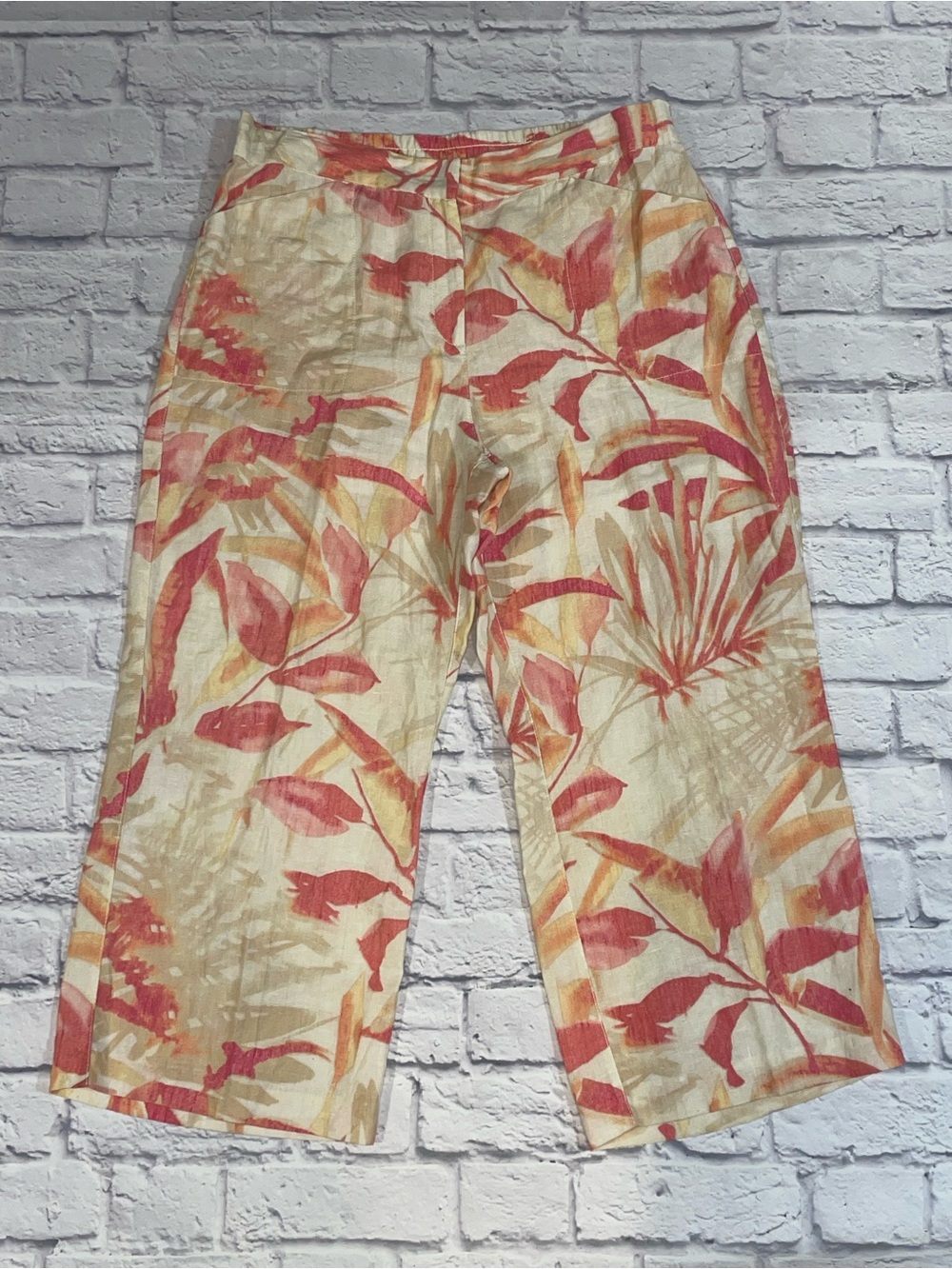 Chico's Wide Leg Tropical Print Pants in Cream, Coral & Tan. Size 14(Large)